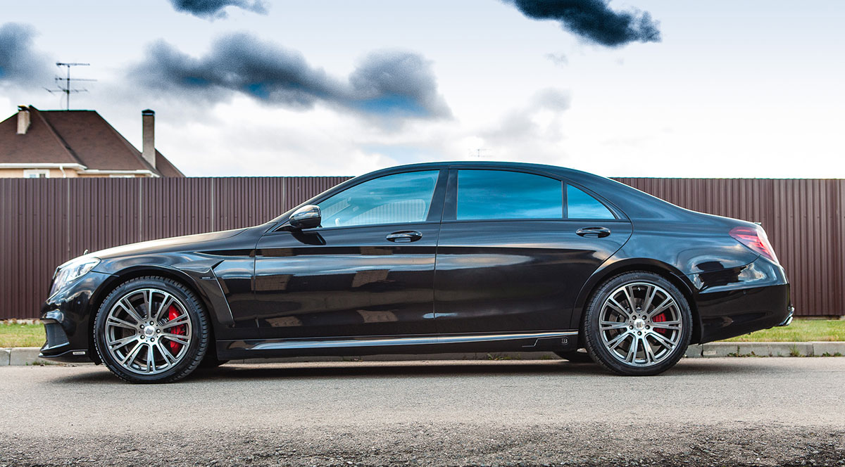 премиум авто в студии, светотень на кузове