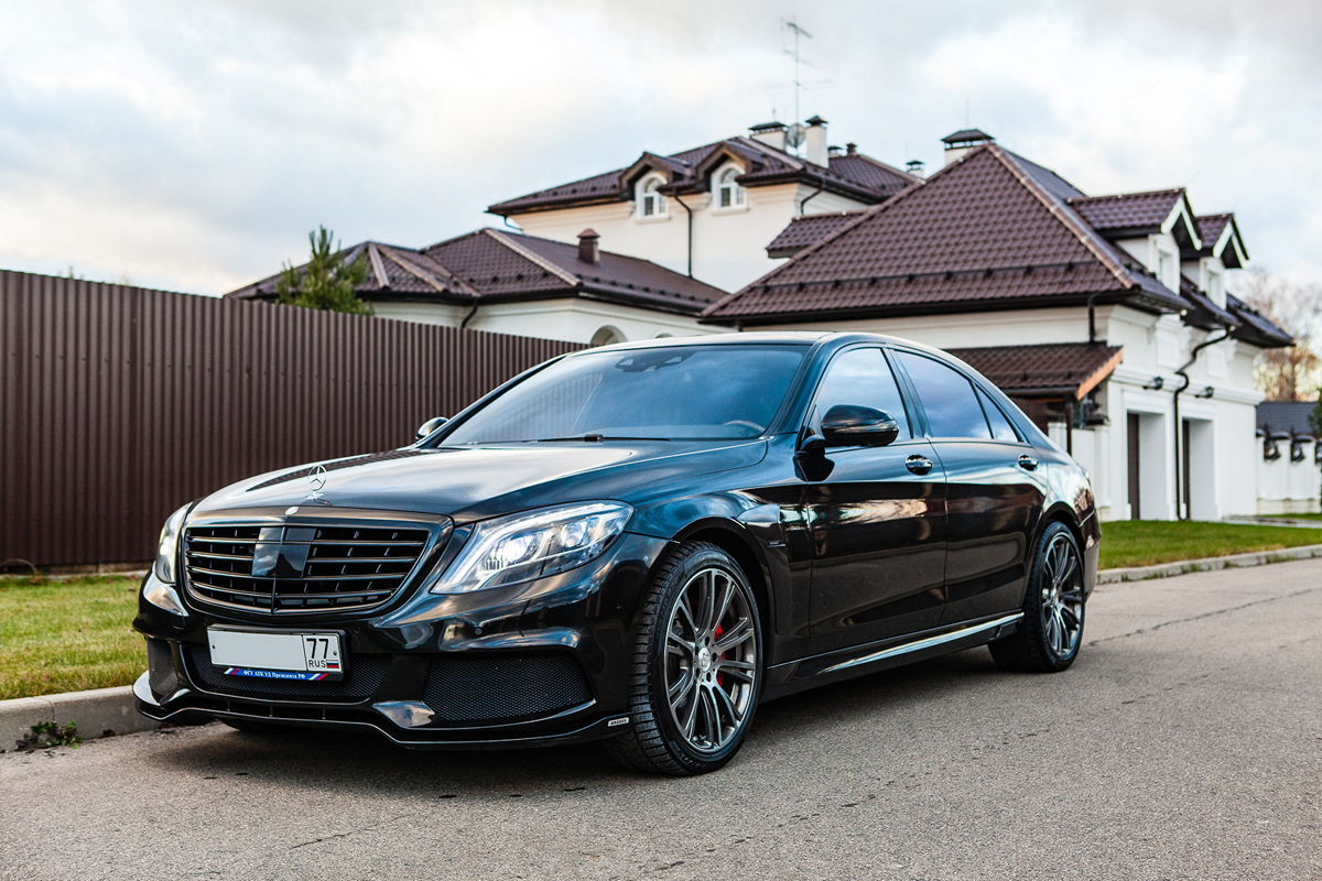 автомобиль на фоне заката, дорога, пейзаж